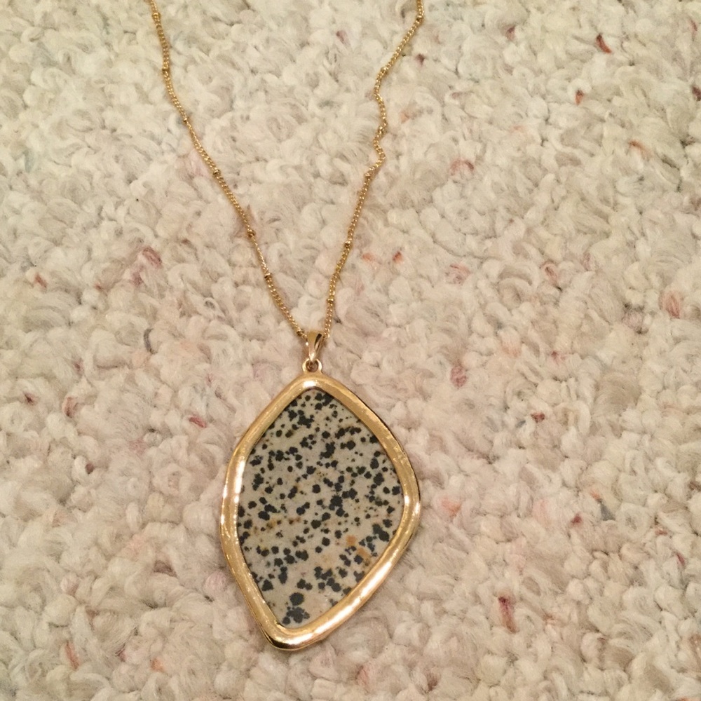 Pendant necklace